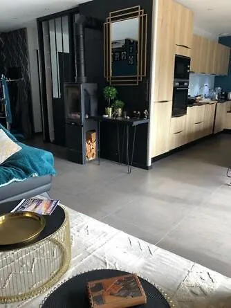 A Avec Une Terrasse Un Spa Et Parking *