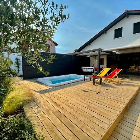 A Avec Une Terrasse Un Spa Et Parking Villa Biarritz